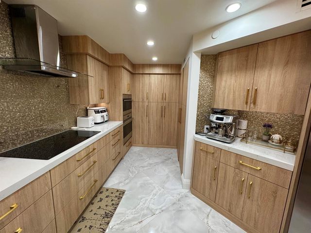 1155 Hillsboro Mile 607, Hillsboro Beach, FL 33062