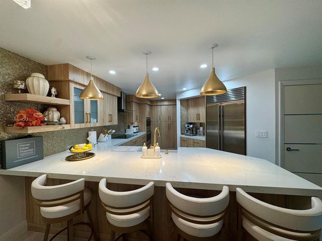 1155 Hillsboro Mile 607, Hillsboro Beach, FL 33062