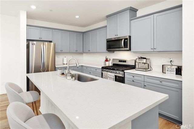 3906 E Coronado Privado, Ontario, CA 91761