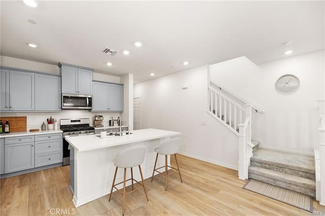 3906 E Coronado Privado, Ontario, CA 91761