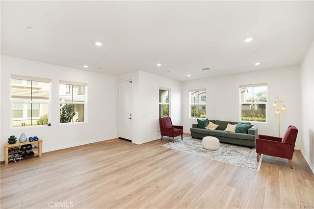 3906 E Coronado Privado, Ontario, CA 91761