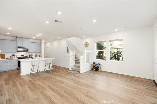 3906 E Coronado Privado, Ontario, CA 91761