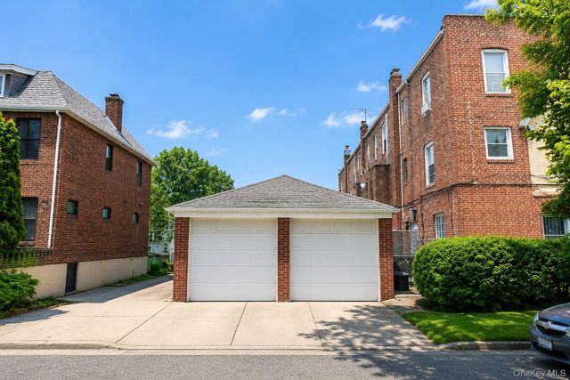 9701 69th Avenue, Forest Hills, NY 11375