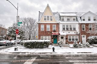 9701 69th Avenue, Forest Hills, NY 11375