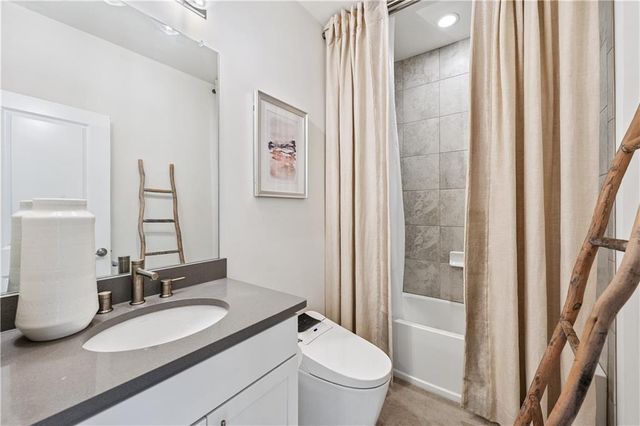 1049 Brandsford Street NW 27-01, Atlanta, GA 30318