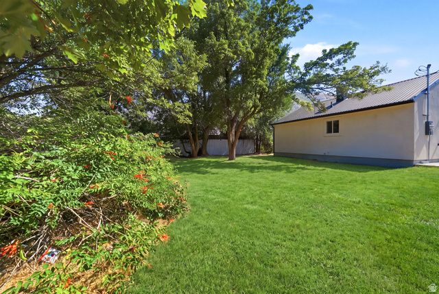 679 BROOKSIDE DR, Springville, UT 84663