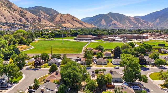679 BROOKSIDE DR, Springville, UT 84663
