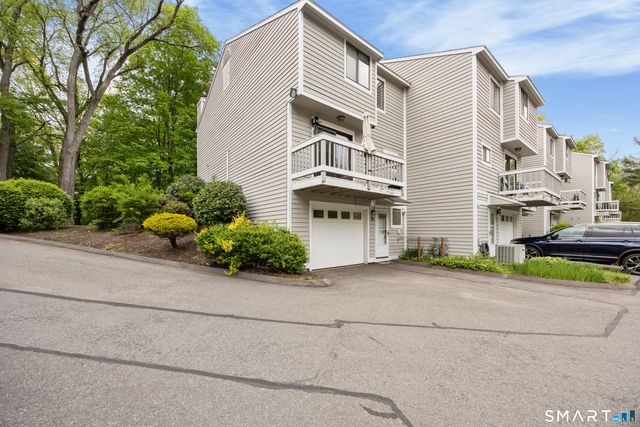 10 Ives Hill Court 10, Cheshire, CT 06410