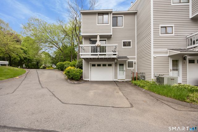 10 Ives Hill Court 10, Cheshire, CT 06410
