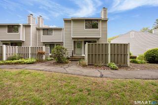 10 Ives Hill Court 10, Cheshire, CT 06410