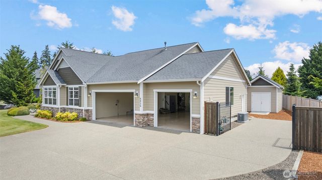 6826 47th Loop NE, Olympia, WA 98516