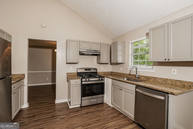 513 Easton Drive, Locust Grove, GA 30248