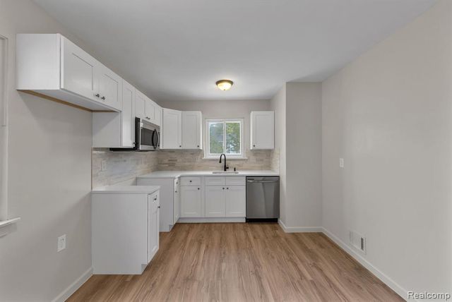 1433 Reo Avenue, Lincoln Park, MI 48146