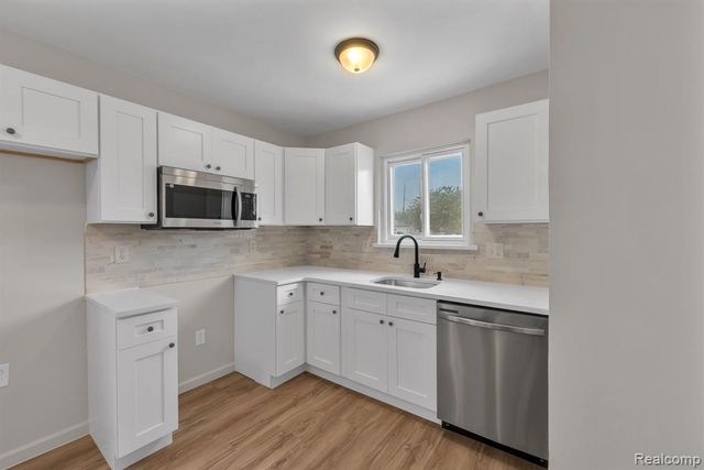 1433 Reo Avenue, Lincoln Park, MI 48146