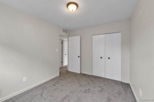 1433 Reo Avenue, Lincoln Park, MI 48146