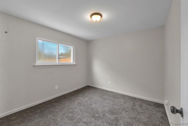1433 Reo Avenue, Lincoln Park, MI 48146