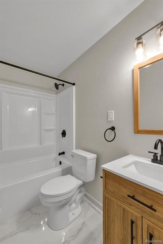 1433 Reo Avenue, Lincoln Park, MI 48146