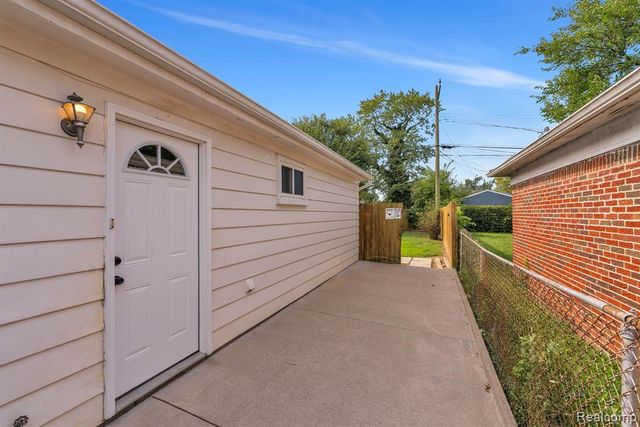 1433 Reo Avenue, Lincoln Park, MI 48146