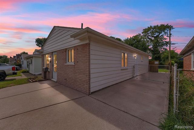 1433 Reo Avenue, Lincoln Park, MI 48146