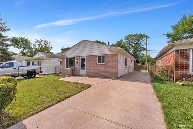 1433 Reo Avenue, Lincoln Park, MI 48146