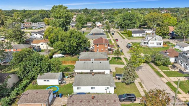1433 Reo Avenue, Lincoln Park, MI 48146