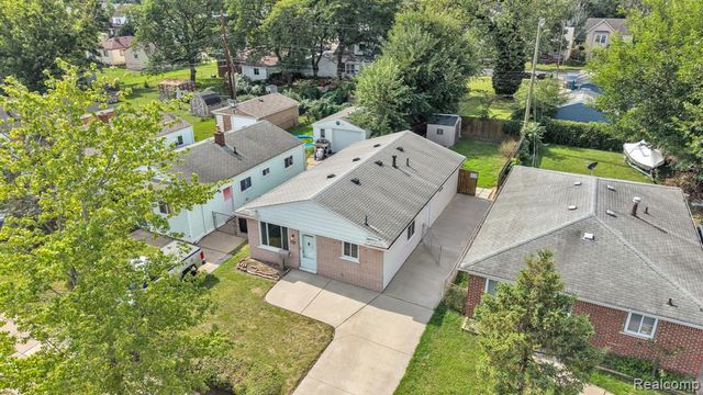 1433 Reo Avenue, Lincoln Park, MI 48146