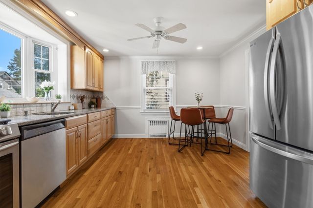 31 Zeller St, Boston, MA 02131