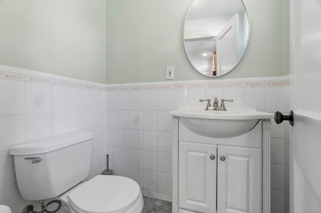 31 Zeller St, Boston, MA 02131