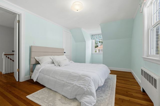 31 Zeller St, Boston, MA 02131