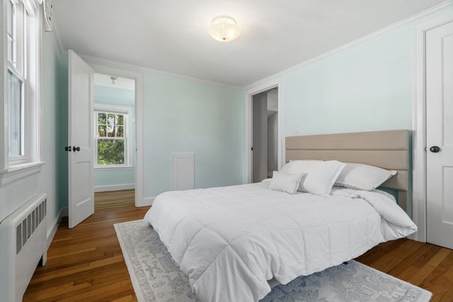 31 Zeller St, Boston, MA 02131
