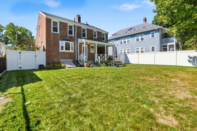 31 Zeller St, Boston, MA 02131