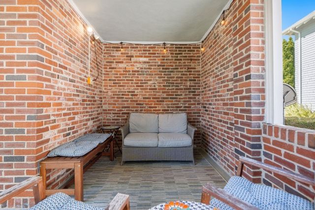 31 Zeller St, Boston, MA 02131