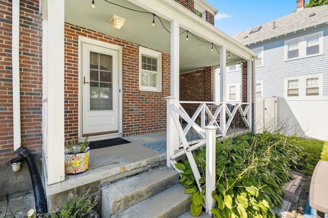 31 Zeller St, Boston, MA 02131