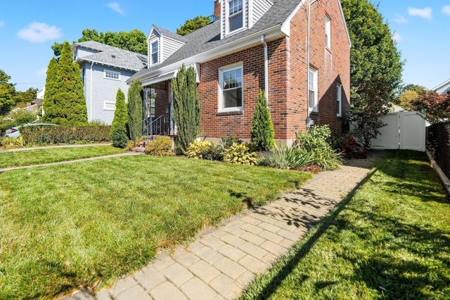 31 Zeller St, Boston, MA 02131