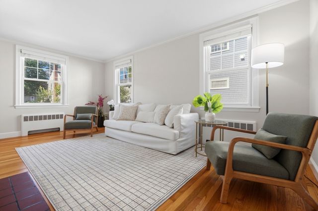 31 Zeller St, Boston, MA 02131