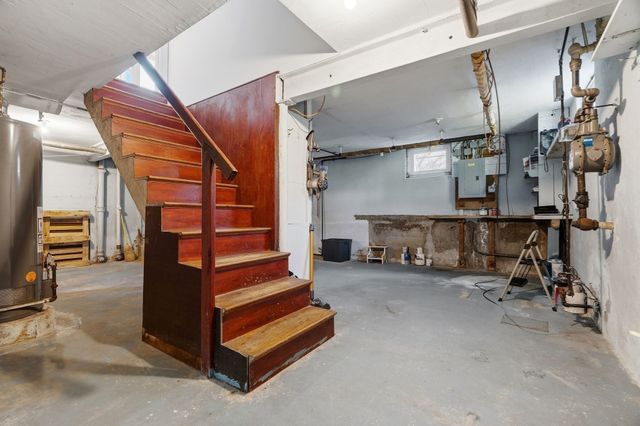 31 Zeller St, Boston, MA 02131