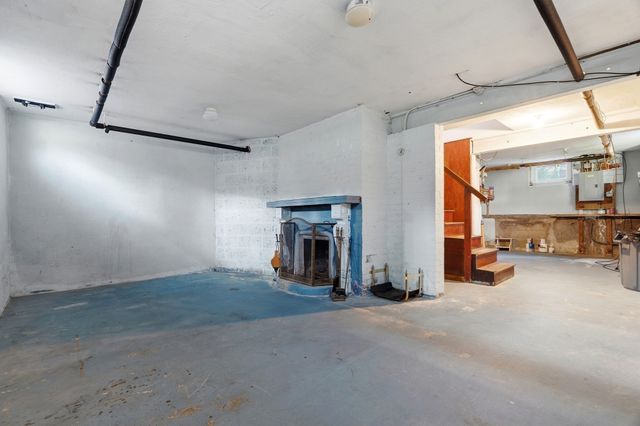 31 Zeller St, Boston, MA 02131