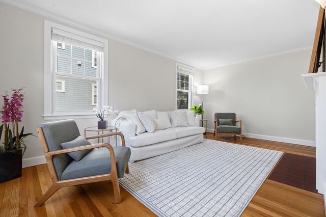 31 Zeller St, Boston, MA 02131