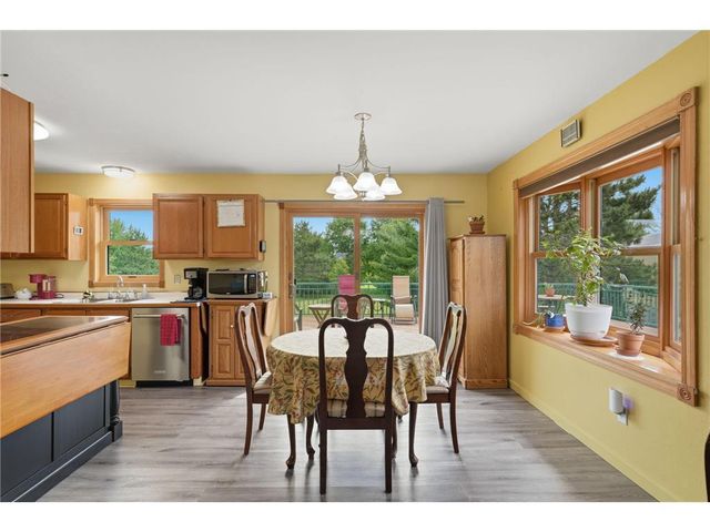 483 Prairie Lane, Hudson, WI 54016