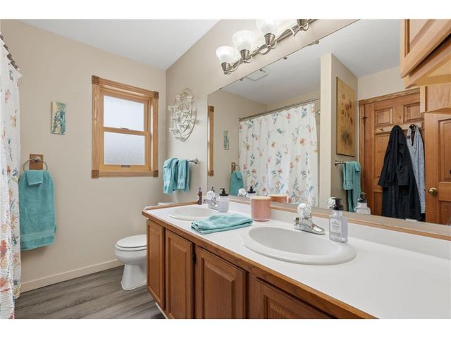 483 Prairie Lane, Hudson, WI 54016