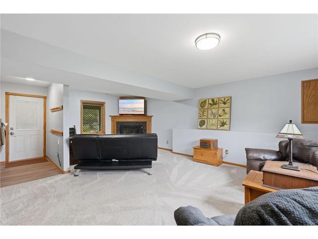 483 Prairie Lane, Hudson, WI 54016