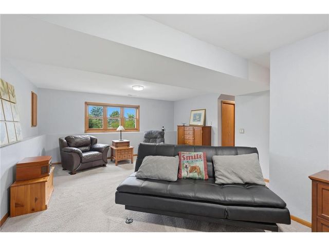 483 Prairie Lane, Hudson, WI 54016