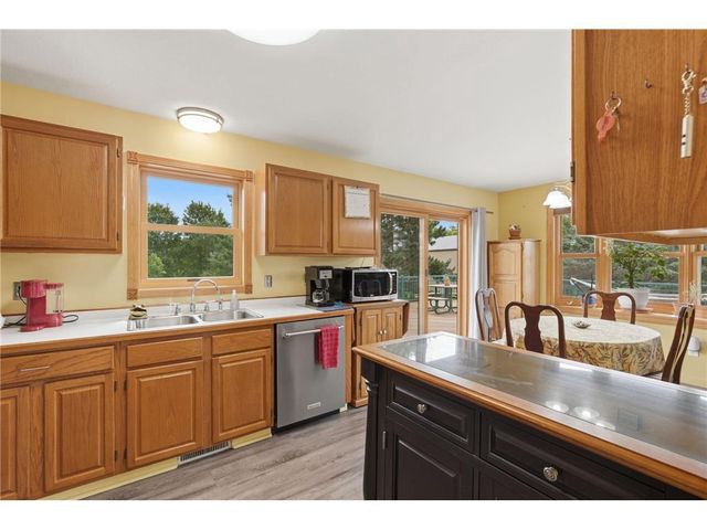 483 Prairie Lane, Hudson, WI 54016