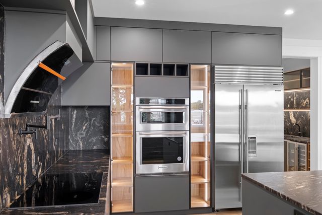 7309 W Palos Avenue, Palos Heights, IL 60463