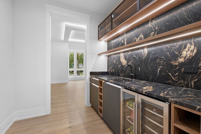 7309 W Palos Avenue, Palos Heights, IL 60463