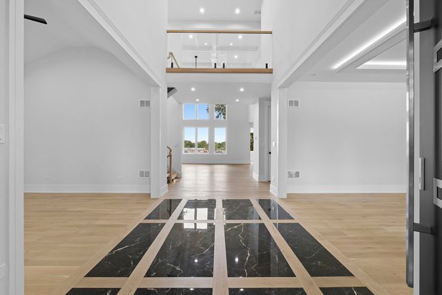 7309 W Palos Avenue, Palos Heights, IL 60463