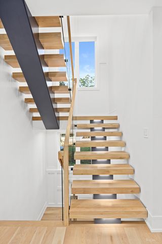 7309 W Palos Avenue, Palos Heights, IL 60463