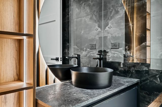 7309 W Palos Avenue, Palos Heights, IL 60463