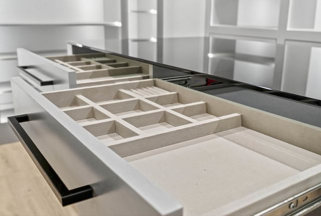 7309 W Palos Avenue, Palos Heights, IL 60463