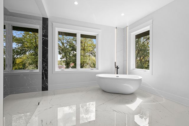 7309 W Palos Avenue, Palos Heights, IL 60463